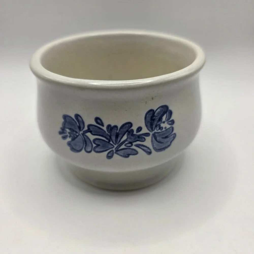 Vintage Pfaltzgraff‎ Yorktowne Blue Floral Stoneware Sugar Bowl Crock 7-22 USA